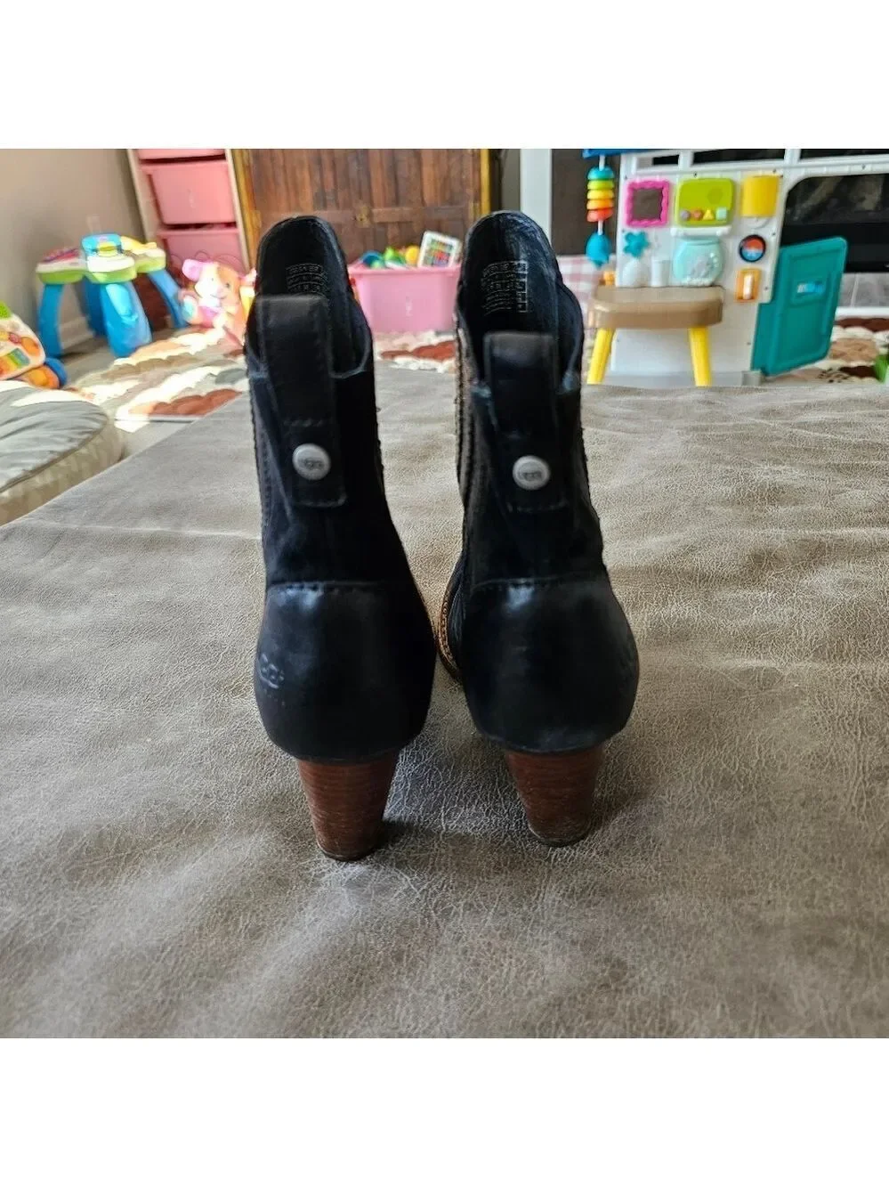 UGG Olivya Heeled Boots Size 7